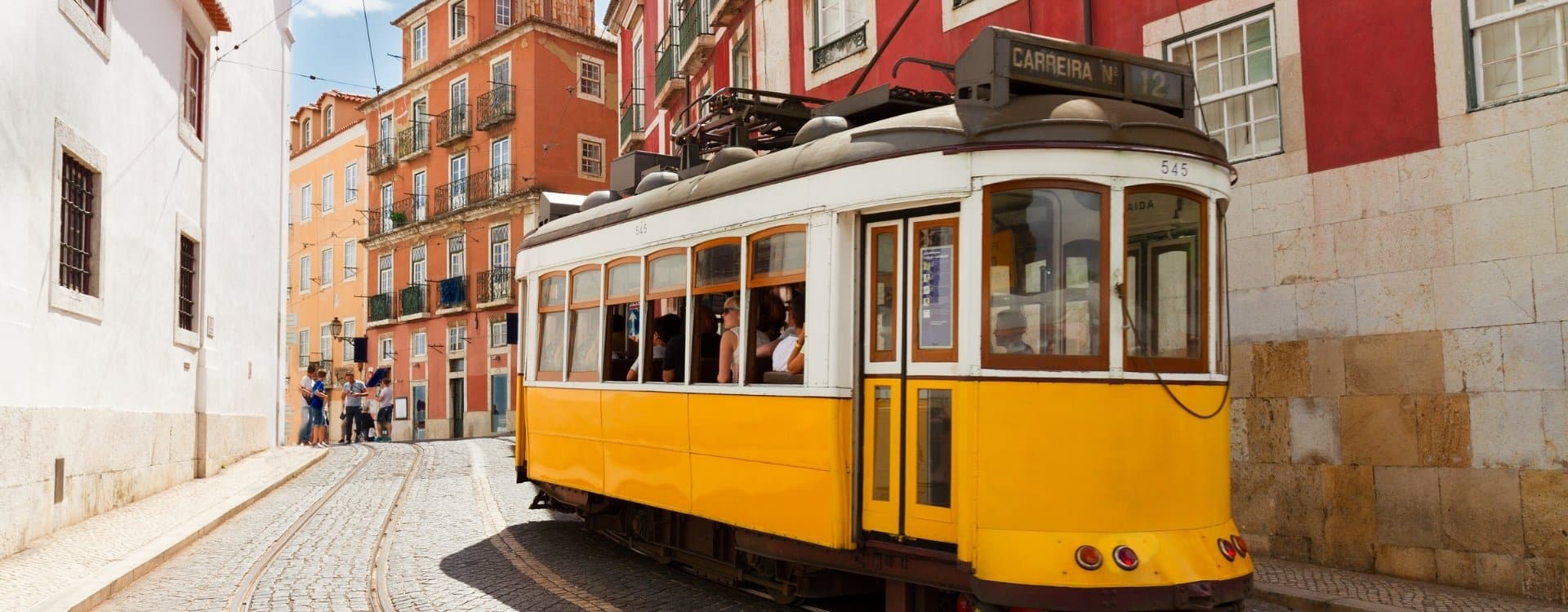 lever och jobbar i Lissabon (2) lever och jobbar i Lissabon