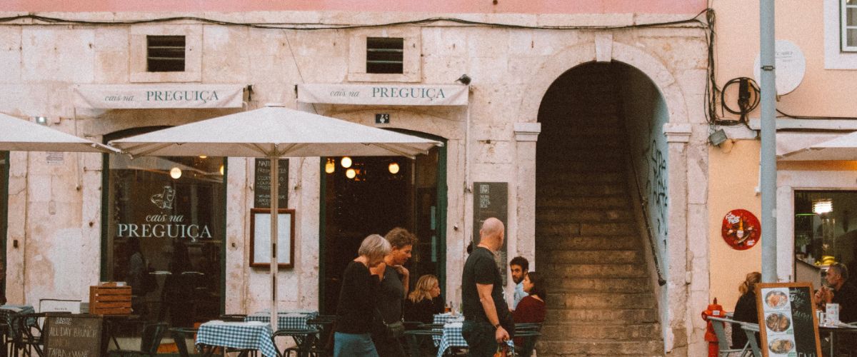 Work in sales in Lisbon and experience life abroad