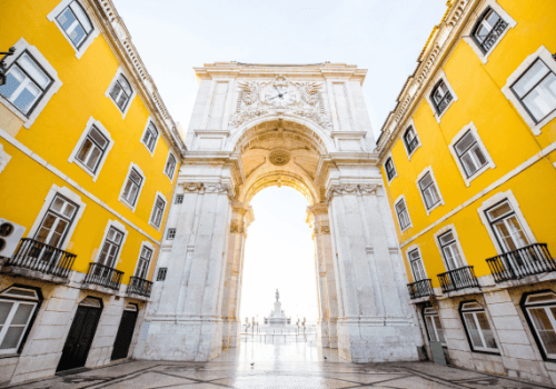 German-speaking hotel booking and sales expert for IHG in Lisbon