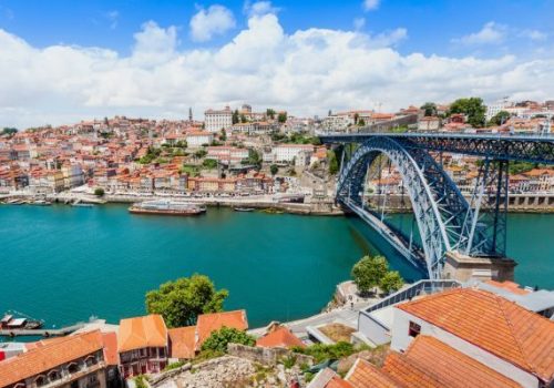 German-speaking-Customer-Service-Representative-in-Porto