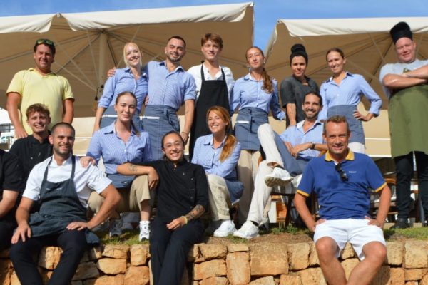 Le personnel de service et de cuisine est recherché pour la Majorque ensoleillée.